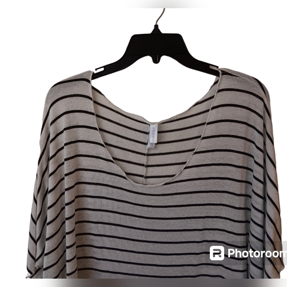 Xhilaration Flowy Poncho-Style Top, Cream/Black Stripes, sz M, GUC! - Picture 2 of 13